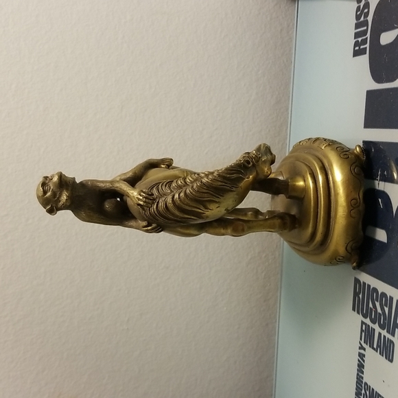 Statue - Picture 3 of 5